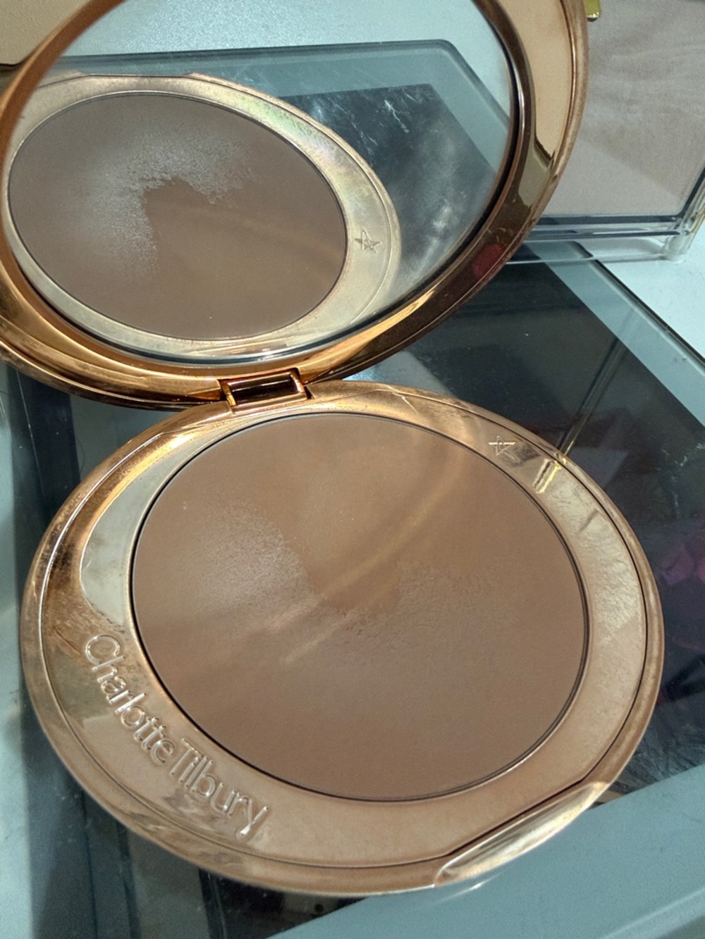 Charlotte Tilbury Matte Bronzer - Warm Taupe Brown